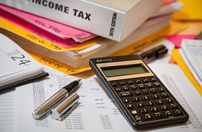 個人事業主とサラリーマンの税金・保険対比分析の解説